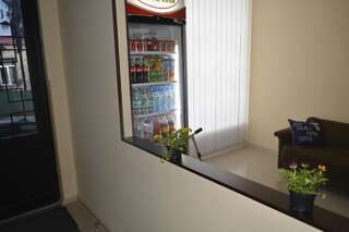 Отель Hotel Palm Кутаиси Трехместный номер-1